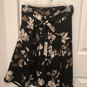 Flower Pleated skirt
